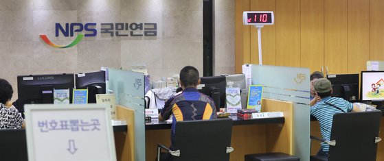 전월세 대란에 '소액연금' 담보로 보증금 대는 고령층 전월세 대란에 '소액연금' 담보로 보증금 대는 고령층