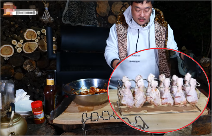 [유튜브] 산적TV 밥굽남이 사용하는 닭다리 바비큐 그릴