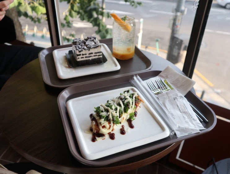  EGG TOMTOM 역삼역 카페 추천
