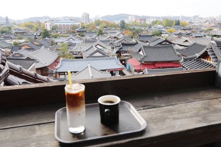  가을여행 전주 하동 순천 (2) - Tomorrow (투모로우) 커피숍에서의 휴식과 전주에서 즐긴 낙지요리