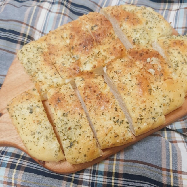 [홈베이킹]부드럽고 쫀득한 마늘빵 만들기