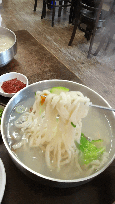  겨울엔 바지락칼국수 한그릇이면 되요:천호동 칼국수맛집