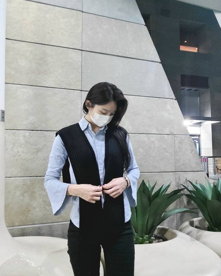 어깨숄 니트 레이어드로 따뜻한 스타일링 해요 어깨숄 니트 레이어드로 따뜻한 스타일링 해요