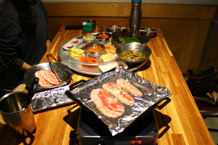신촌 cgv맛집 신촌집에서 급냉삼겹살과 고추장찌개