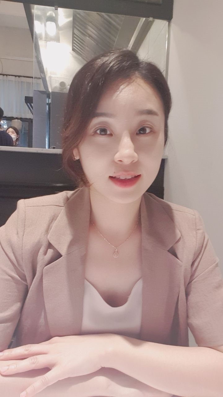  뉴요커 / 앤 헤서웨이 (악마는 프라다를 입는다)