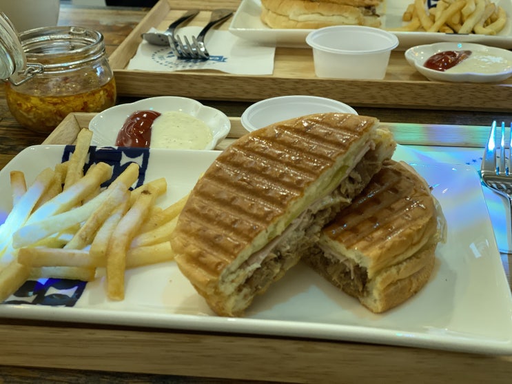  홍대 샌드위치 맛있었던 카페 쿠바노