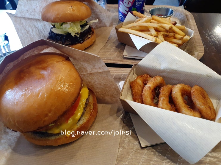  암사역 맛집 버거팜 강동 수제버거 패티가 살아있네