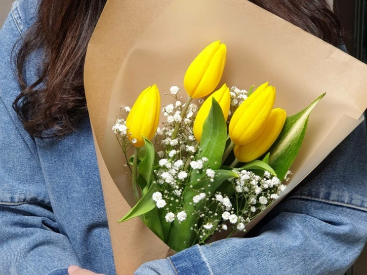  부부의 말 : "노란색 튤립을 샀어."