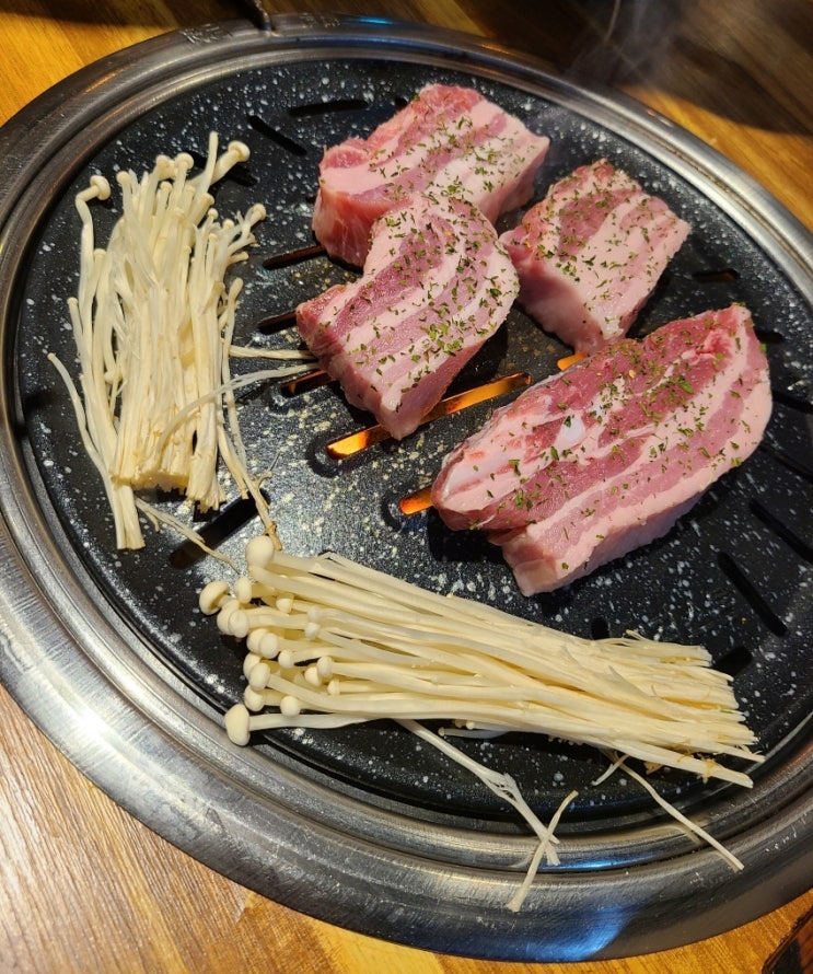  부곡동 삼환축산 삼겹살 줄 서서 먹는 이유 ( 부산 온천장 )