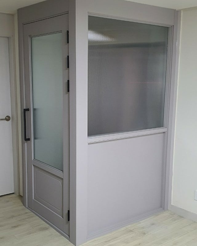 인천 계양구 작전동 현대 아파트 현관 여닫이 중문 ㄱ자 파티션