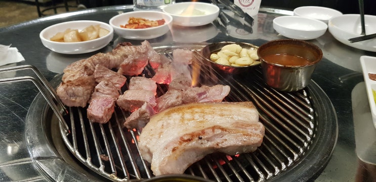  신설동 고기집 돈사돈에서 백돼지