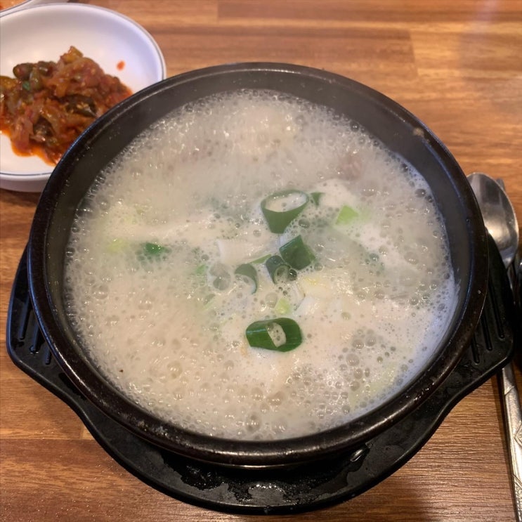  (서울/선릉) 전날 음주로 인해 해장이 필요해서 점심시간에 선릉역 근처 병천순대에서 순대 국밥 먹었어요 ~_~ 동료들과 함께 해장을~