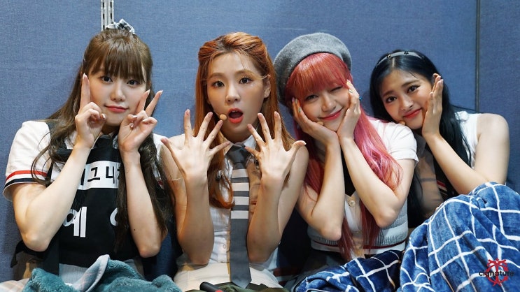 빨려 들어가고 있어~ 시그니처 'Listen and Speak' 활동 비하인드 빨려 들어가고 있어~ 시그니처 'Listen and Speak' 활동 비하인드