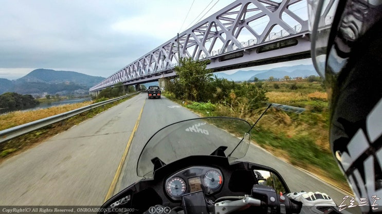  2020.11.01 낙동강철교를 건너 용평터널을 지나 경북 청도로 달리다. BMW R1200RT, 야마하 FZ-6S2