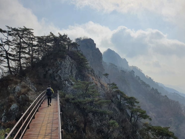 단풍의 끝을 잡고, 월악산의 만추를 즐기다.