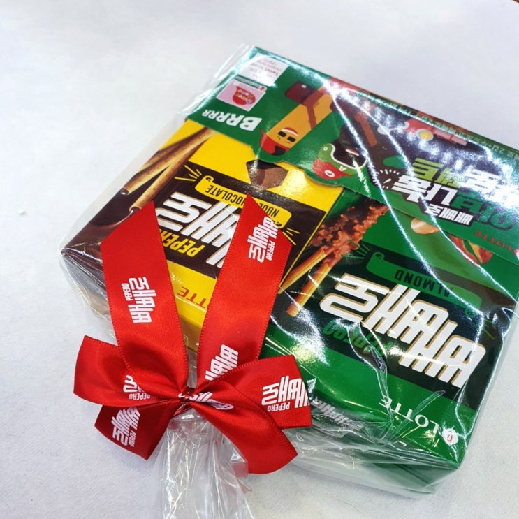  랄라블라, 빼빼로데이 맞이 해 빼빼로 돌리다