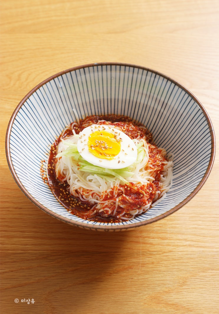 초간단 매콤 간장 비빔국수 만들기