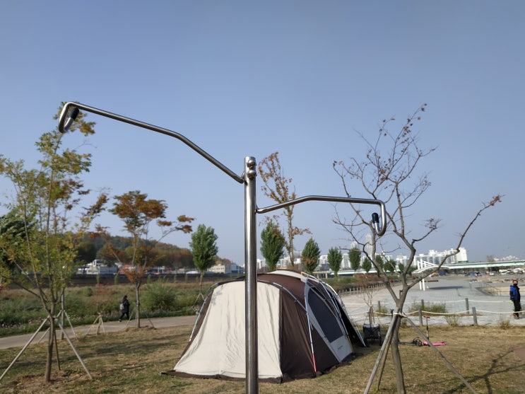  [캠핑용품후기] 파일드라이버 랜턴걸이