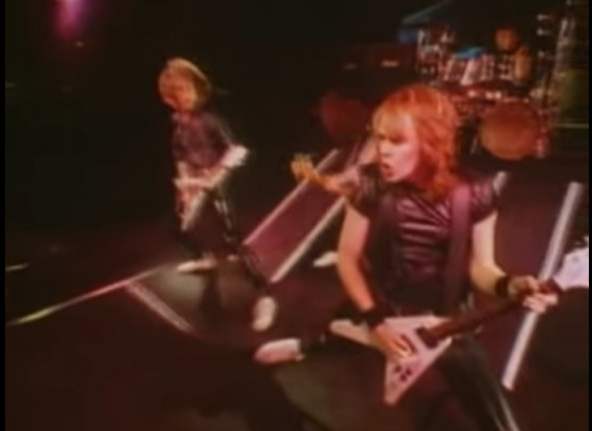  Fozzy가 아니라 Accept 의 Balls to the wall 이었네