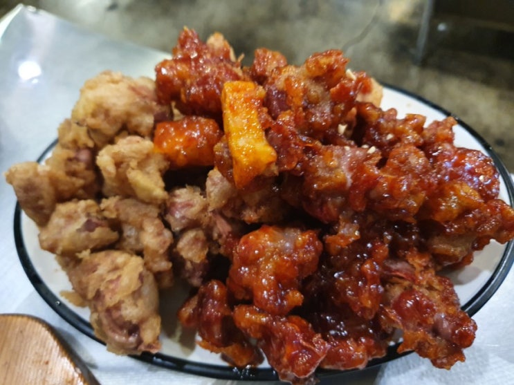 대구 평화시장 똥집 골목 맛집 : 고인돌 / 후라이드 똥집 / 양념 똥집 / 뚝배기 찜닭 맛집 / 닭똥집 맛집 대구 평화시장 똥집 골목 맛집 : 고인돌 / 후라이드 똥집 / 양념 똥집 / 뚝배기 찜닭 맛집 / 닭똥집 맛집