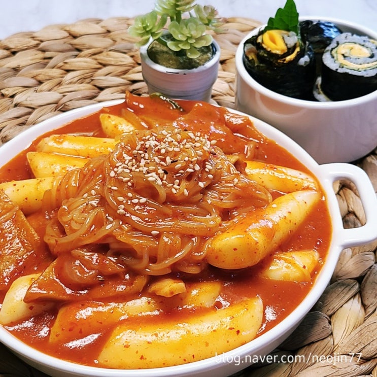 Jinny's집밥레시피 쫄볶이 만드는 법 맛있는 분식요리 치즈김밥과 함께 Jinny's집밥레시피 쫄볶이 만드는 법 맛있는 분식요리 치즈김밥과 함께