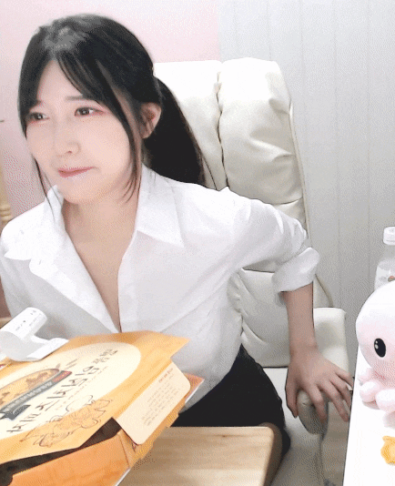 트위치 스트리머 한냥이(김한나) 몸매 트위치 스트리머 한냥이(김한나) 몸매
