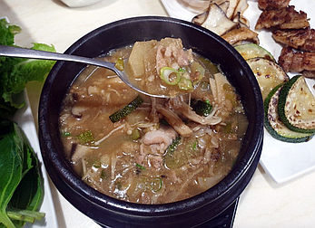  맛이 일품 후다닥 만드는 "돼지고기 된장찌개"