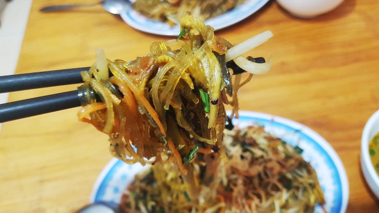  베트남 음식 뱀장어 볶음면 - 당면과 비슷하다