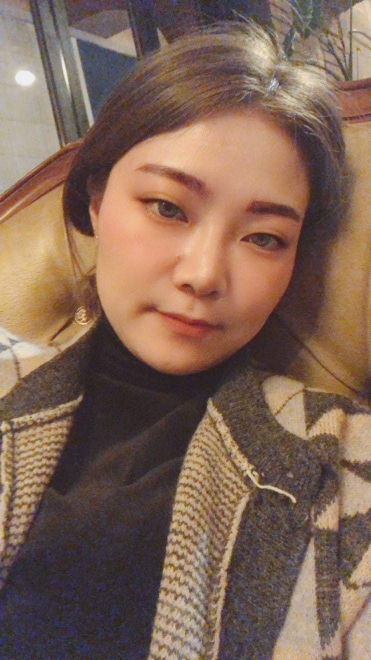  강남자연눈썹 위치스터치에서 받고왔어요