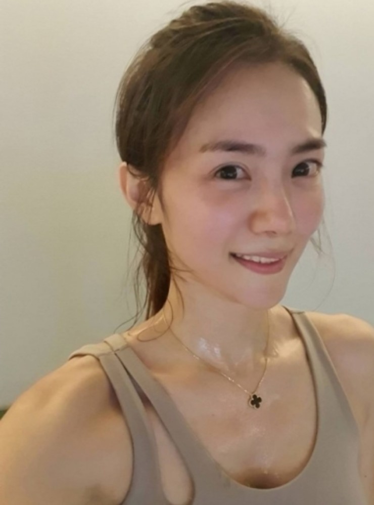  야구선수 이용규 아내 유하나  "인스타그램"  아이 엄마인데도 탄탄한 복근,  지옥경험?