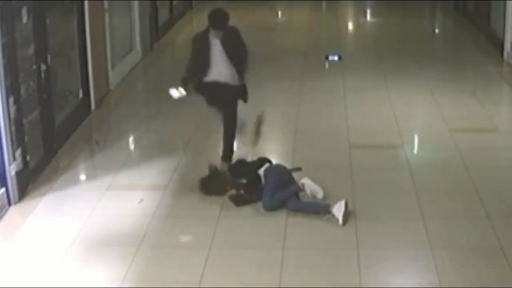 부산 덕천 지하상가 폭행 cctv 영상 움짤 부산 덕천 지하상가 폭행 cctv 영상 움짤