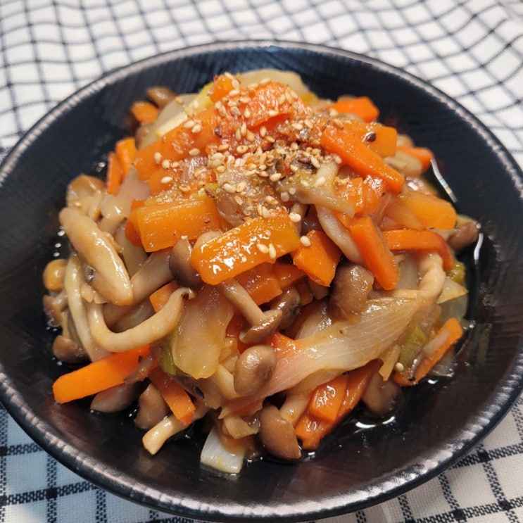 만가닥버섯요리 쫄깃쫄깃한 만송이버섯 볶음 맛보장 레시피 만가닥버섯요리 쫄깃쫄깃한 만송이버섯 볶음 맛보장 레시피