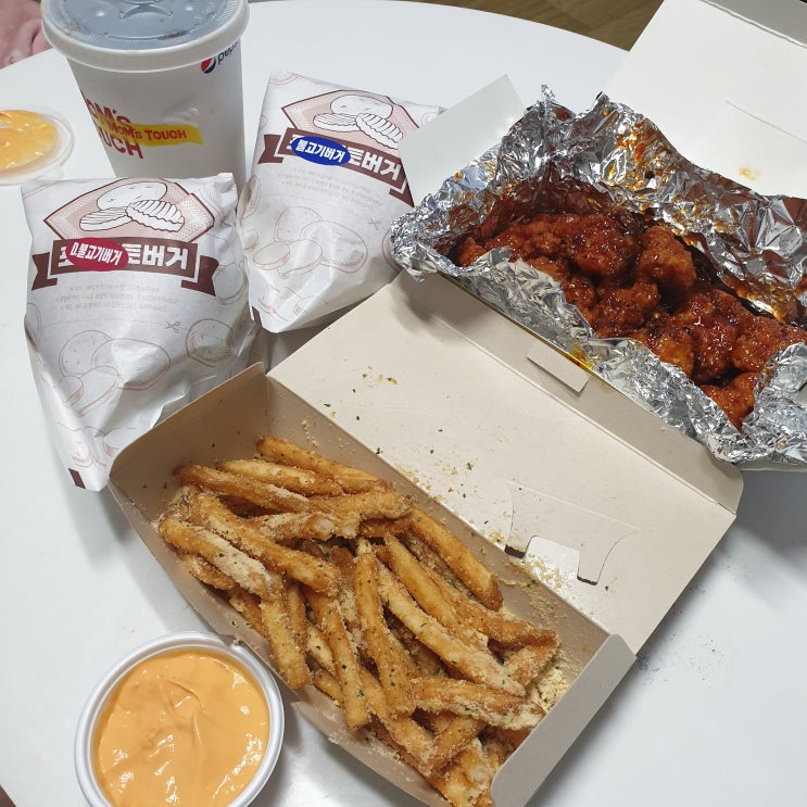  [내돈내산] 맘스터치 치파오 닭강정 + 불고기 버거