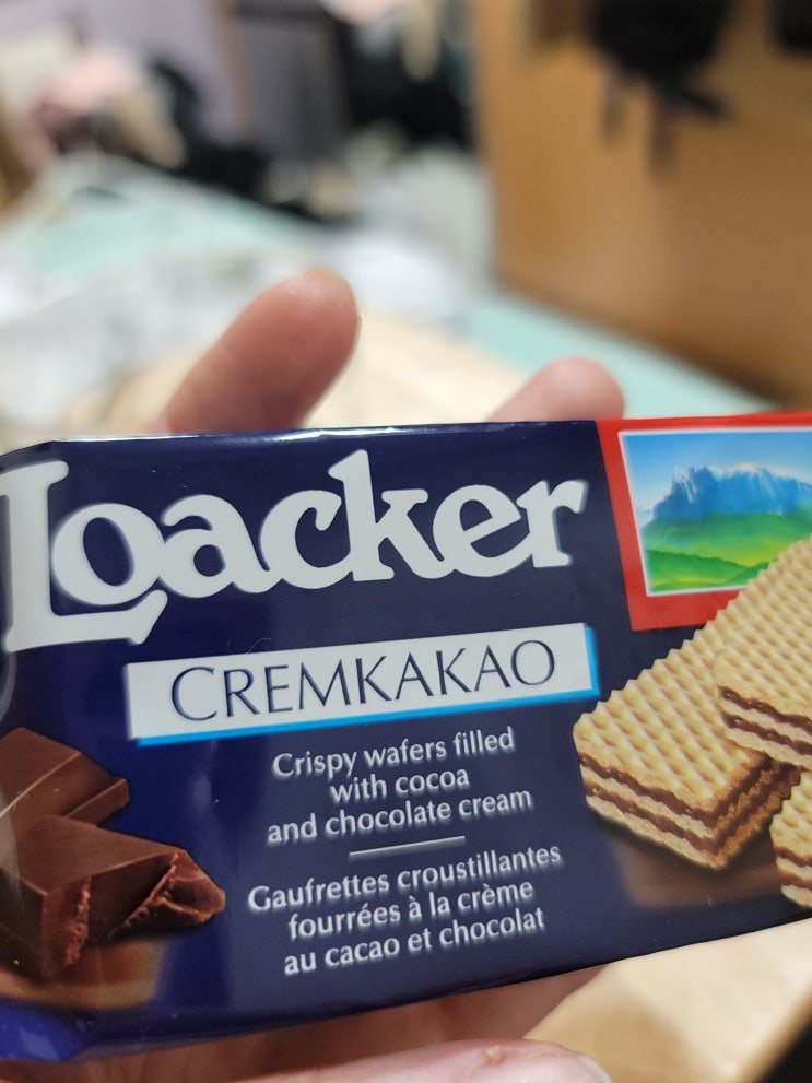  편의점과자 loacker 젤 맛있어요!