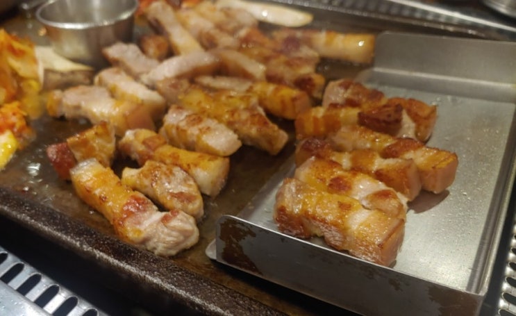  용산동 돼지고기 맛집-제주아방- 제주 돼지고기 맛집, 맛있는 명이나물/절인 깻잎,서비스 순두부 찌게.