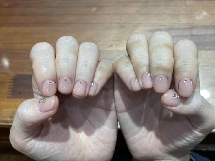  연신내네일샾 : 관리소에서 단정한 네일아트 받았어요.