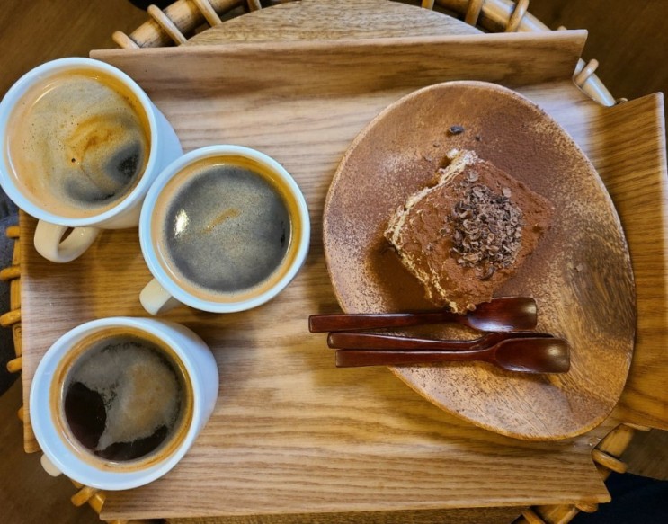 [성신여대 맛집] 수제 티라미수와 커피가 맛있는 카페 - 하우투