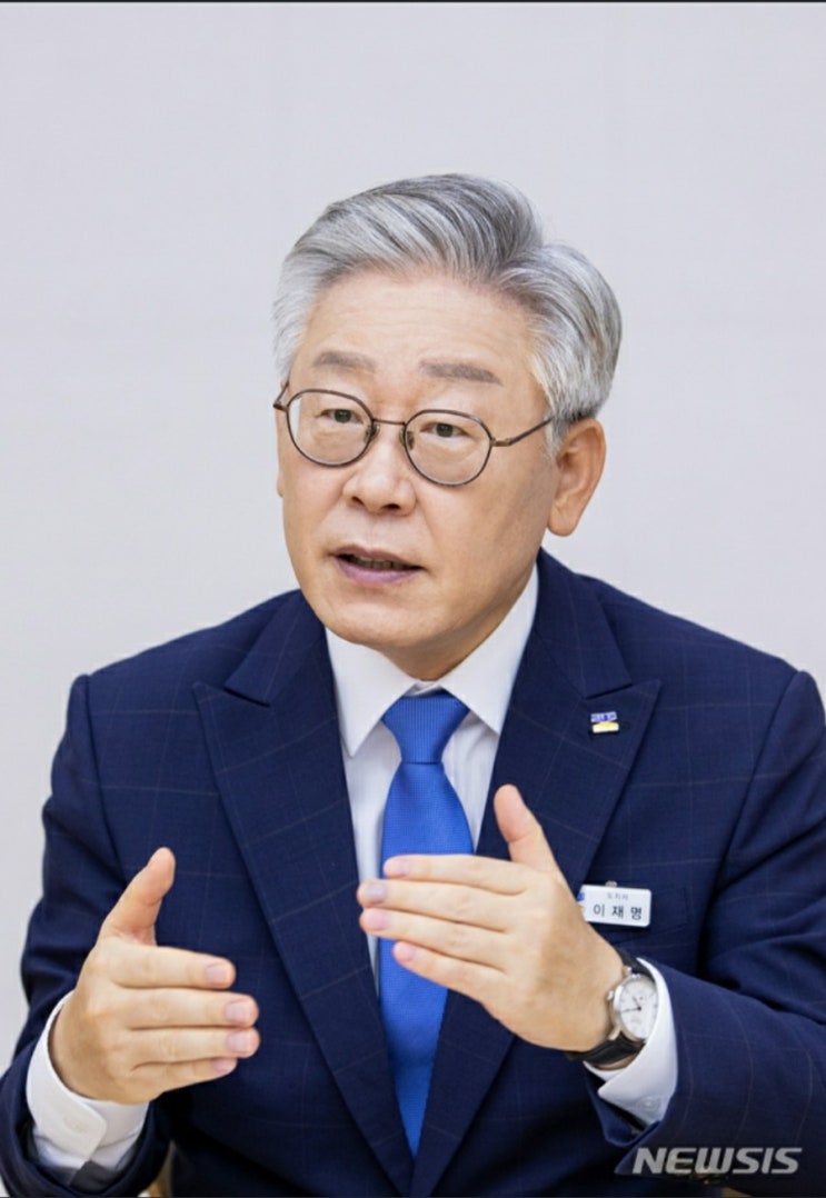 이재명 " '<b>공수처</b>는 괴물' 발언, <b>석동현</b> 추천은 국민조롱"