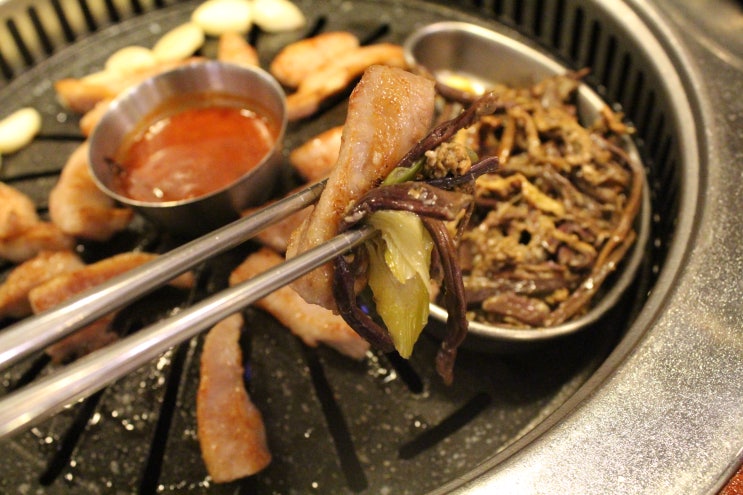  [강남 맛집] 부드럽게 살살 녹는 숙성고기! "반갑다 하대포"