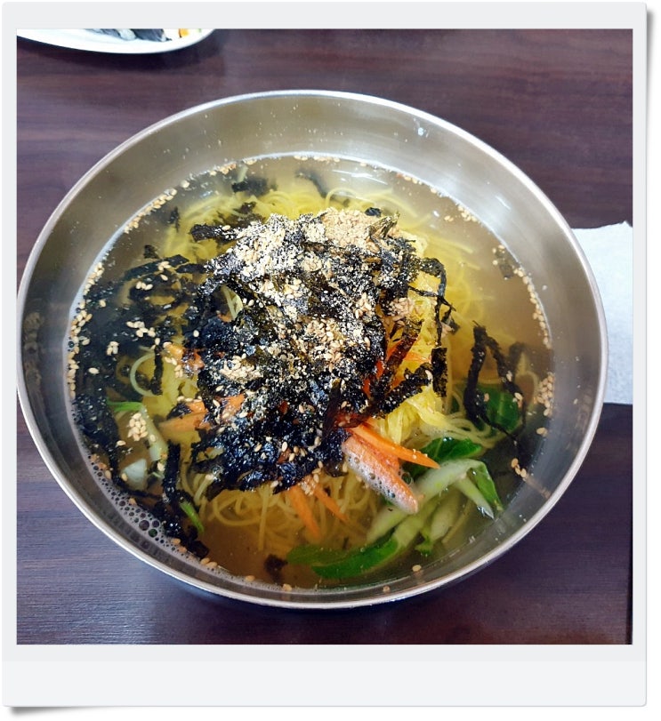 구미에서 잔치국수와 김밥 먹었네요