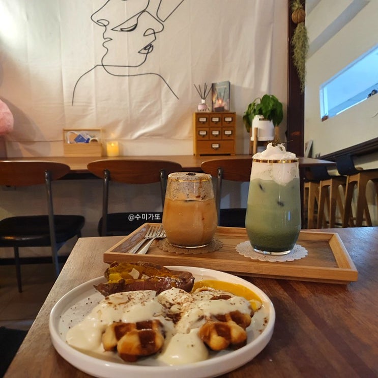  [망원동 놀거리/ 망원동 카페] 고구마크로플 맛집 아늑한 분위기의 망리단길 카페:: Cafe 씨멘트(애견동반 가능)