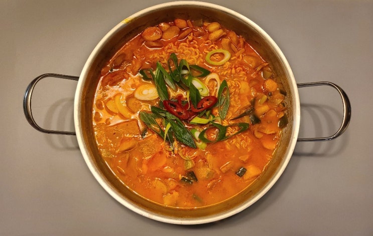  국물요리로 추천하는 부대찌개택배로 받아 집밥 뚝딱 해결했어요