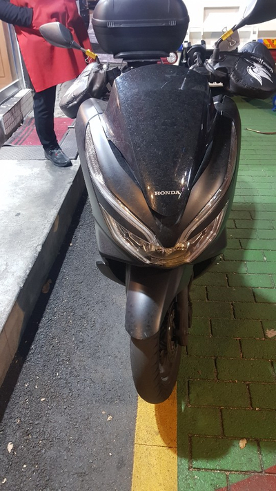  공릉동 pcx125오토바이 앞타이어 출장수리로 교체