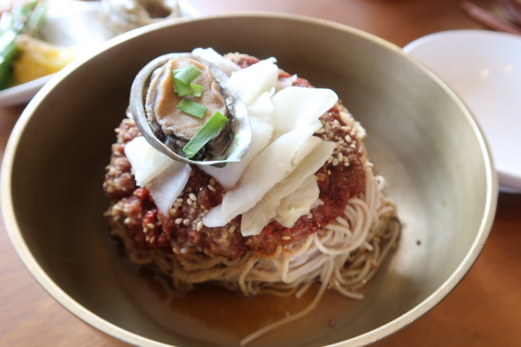  경복궁맛집 잘빠진 메밀 서촌점 한식과 전통주의 만남