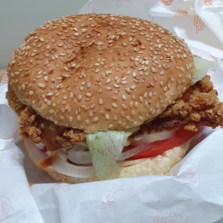  [먹거리 리뷰] 교촌 치킨 까치산역점 리얼치킨버거 먹어본 후기