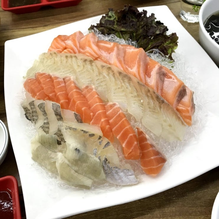 신림 맛집 횟집 "해인어시장" 연어광어우럭세트 산오징어회 ~