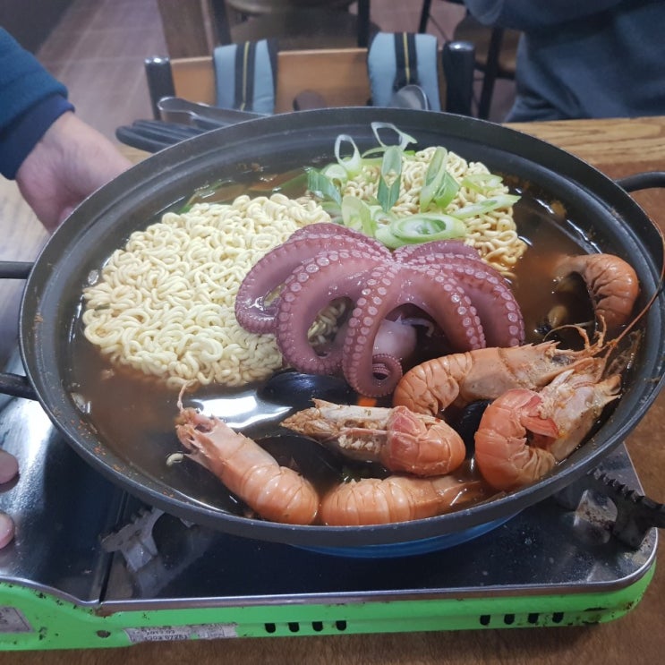 서귀포 환해장성로 온평리 맛집 황로알 제주도 문어라면 가볼만 하네!