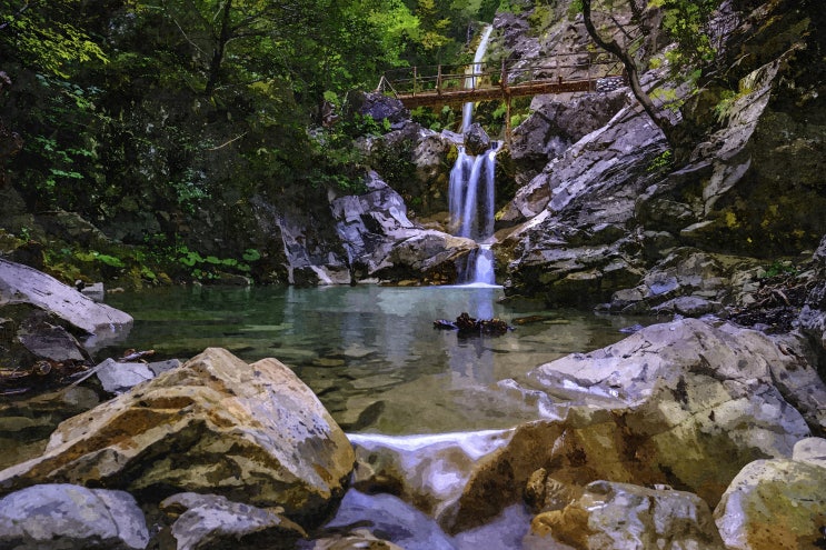 2001 폭포 waterfall-6,남이,남인우,교수 이력서,화가,그림,미술,대학교수,일러스트,이미지,추천,바탕화면,배경화면,화백,학자,연구인,교육인,작가,연구학술인,아이폰,겔럭시,서양화,여행,풍경,고화질,사진,화가이름,유명한화가,국내화가,자연,도시