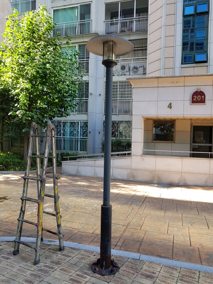  서울 강남 갤럭시2차 아파트 가로등도색