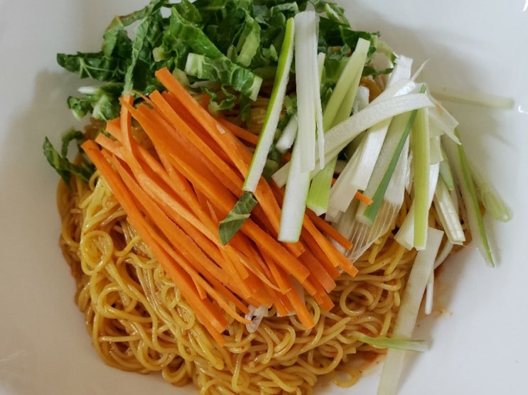  [요리] 매콤 비빔국수, 양념장 간단하게 만들어 먹기 (레시피, 남은 야채 활용)